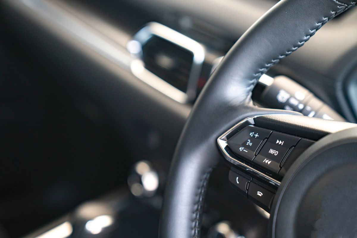 The Advantages of Cruise Control in A Luxury Car