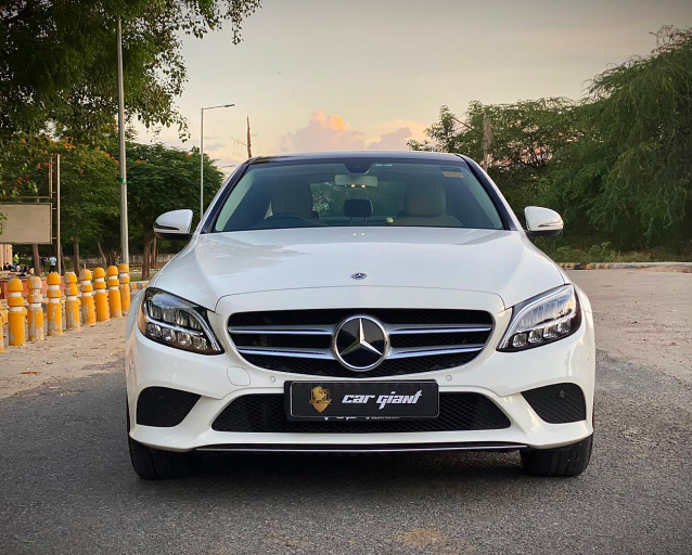 4 Reasons to Purchase Used Mercedes Benz at Cargiant