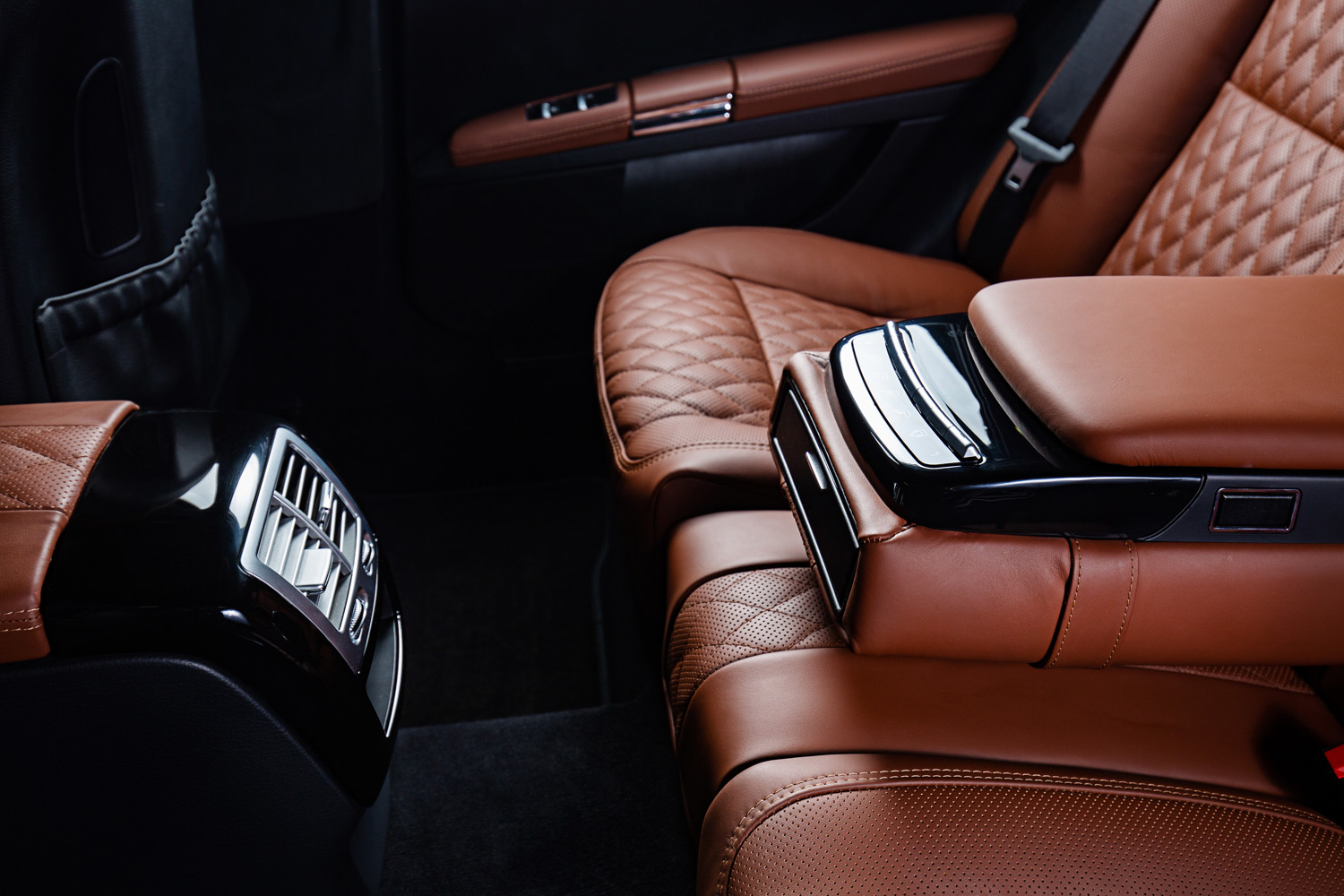 Benefits of leather upholstery in your used luxury car